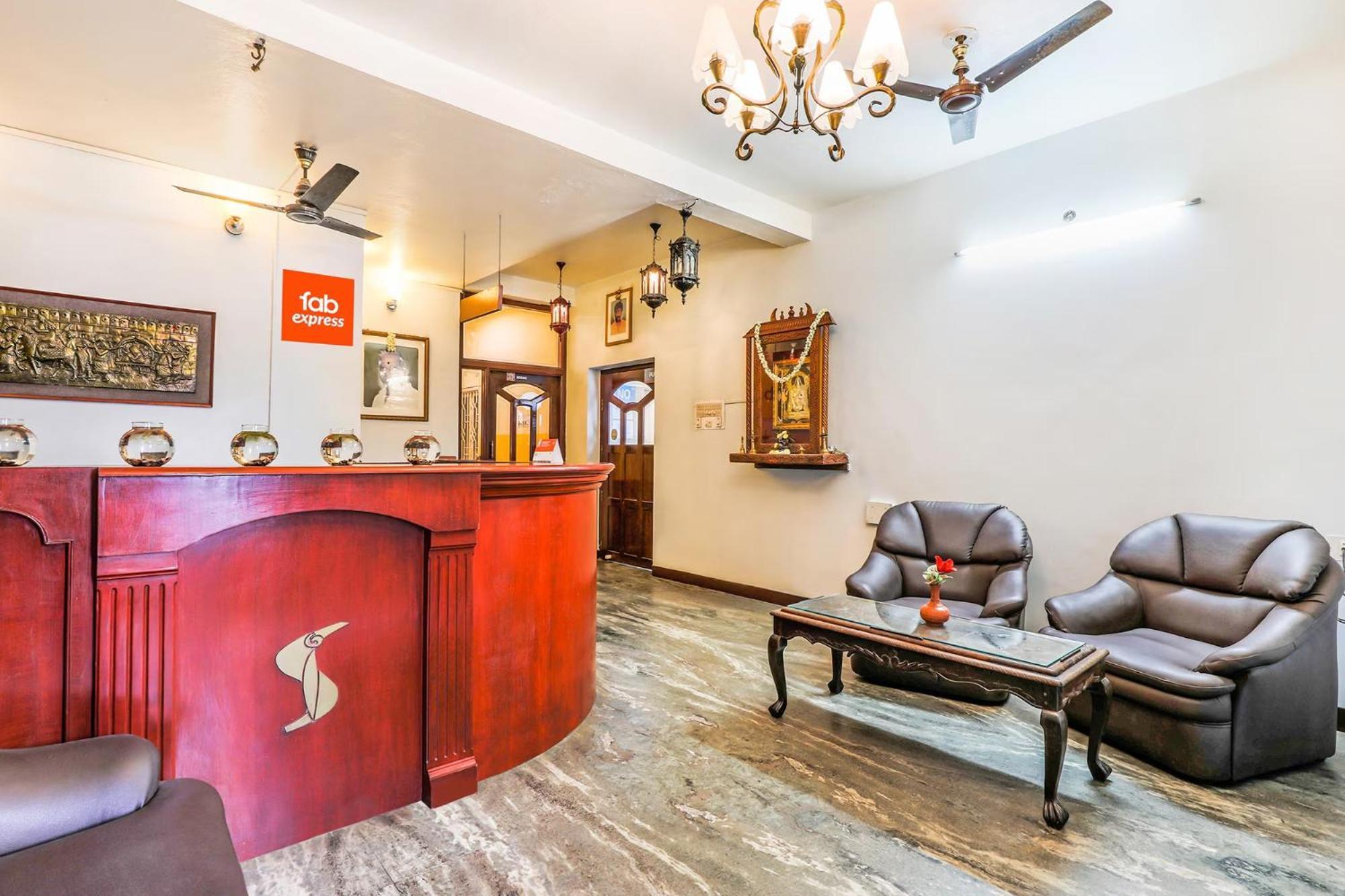 Fabexpress Santhi Inn - 500 Meters From Promenade Beach Pondicherry Esterno foto