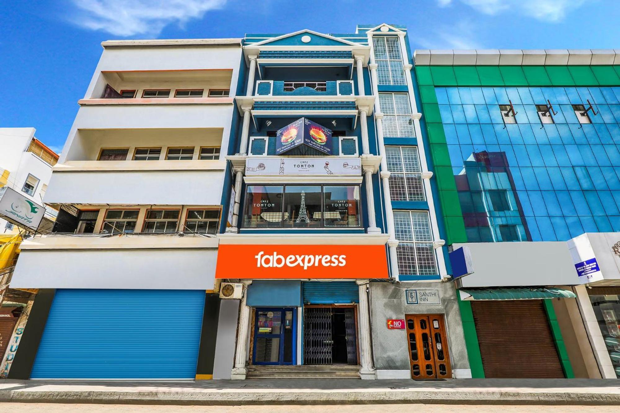 Fabexpress Santhi Inn - 500 Meters From Promenade Beach Pondicherry Esterno foto