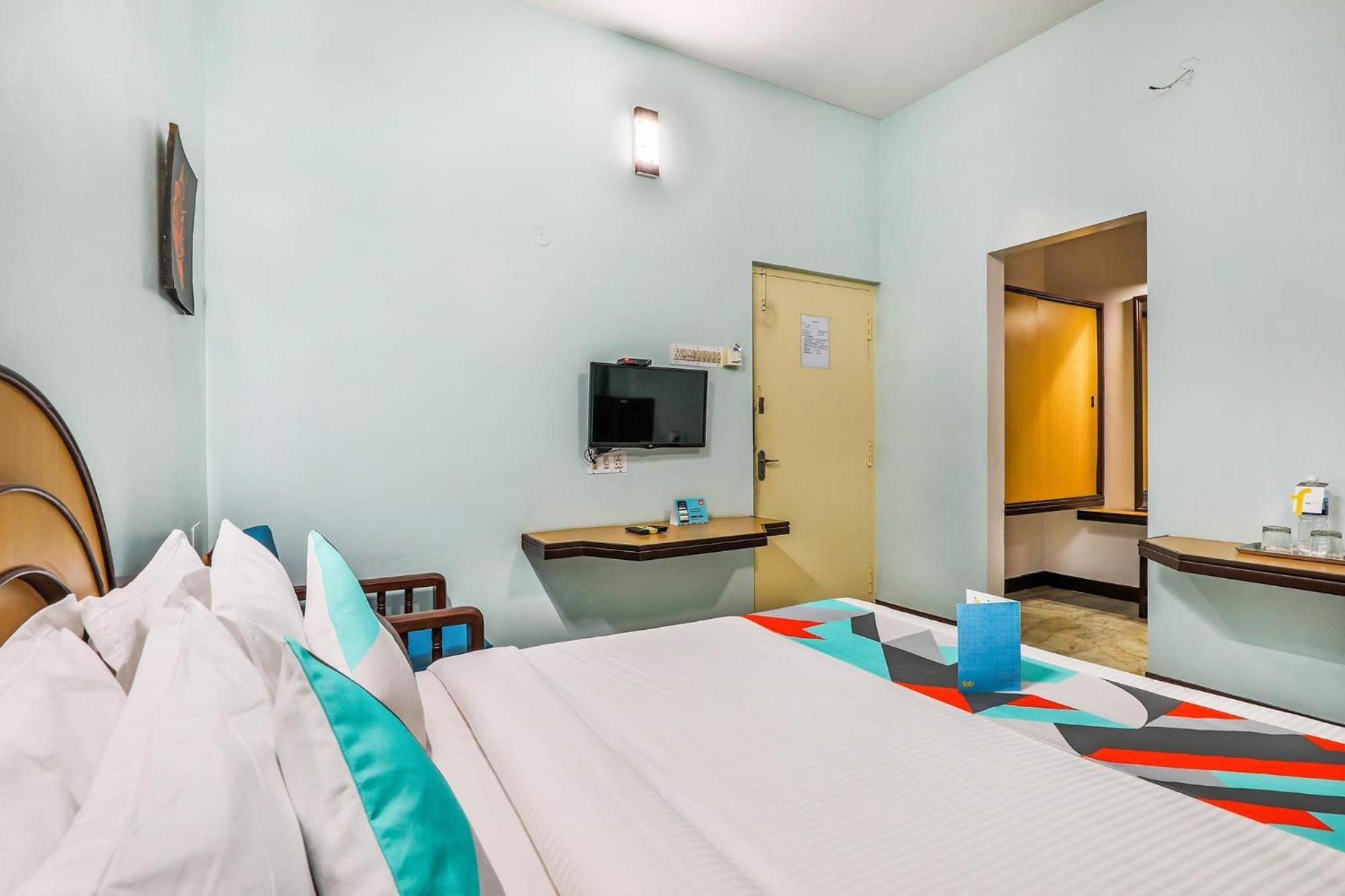 Fabexpress Santhi Inn - 500 Meters From Promenade Beach Pondicherry Esterno foto