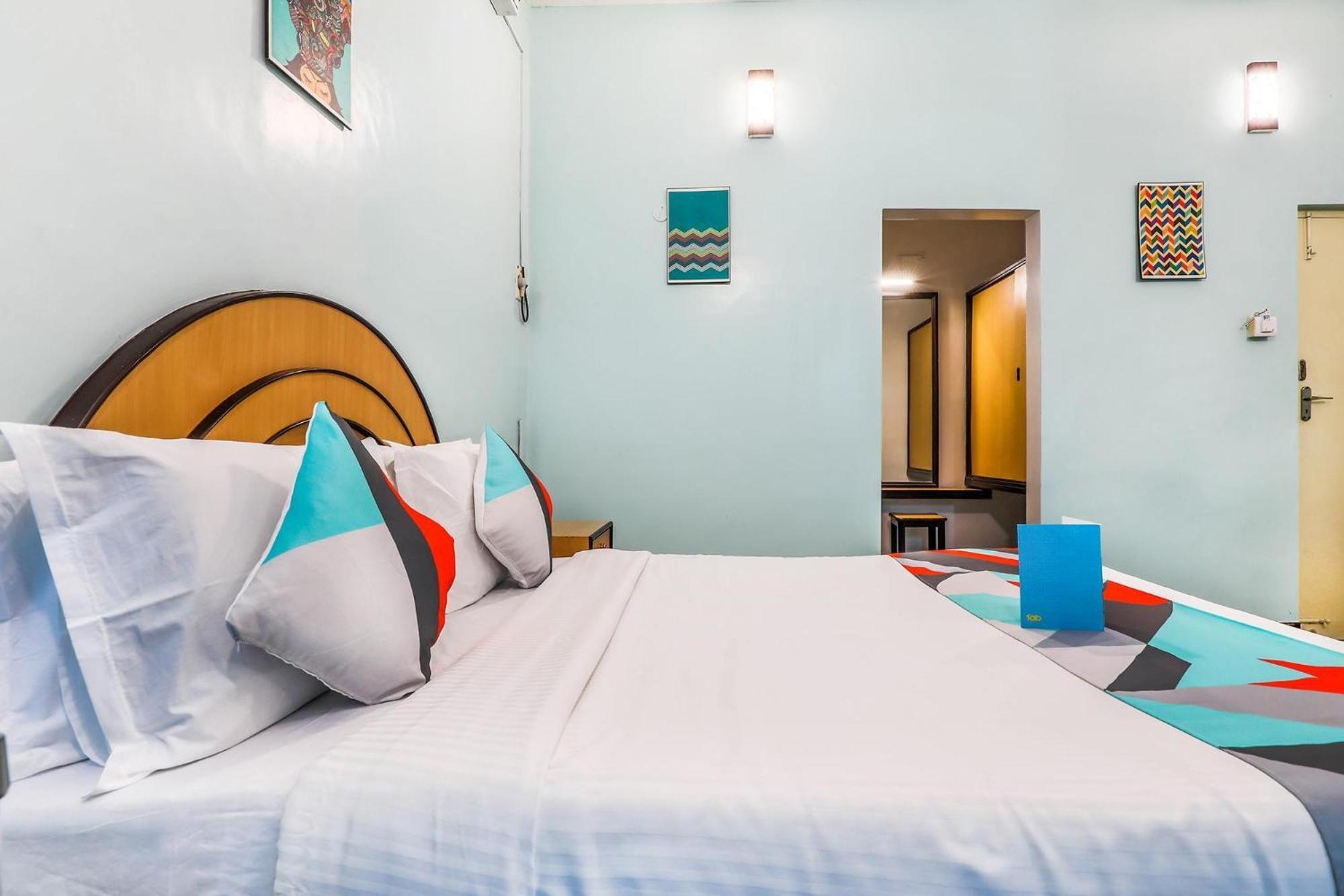 Fabexpress Santhi Inn - 500 Meters From Promenade Beach Pondicherry Esterno foto