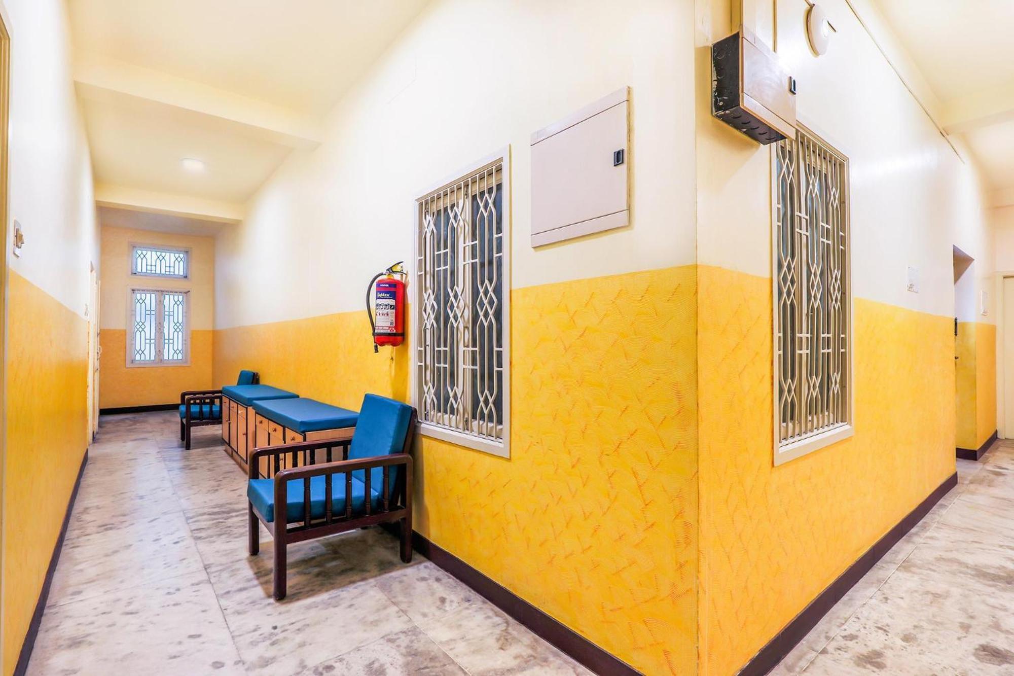 Fabexpress Santhi Inn - 500 Meters From Promenade Beach Pondicherry Esterno foto