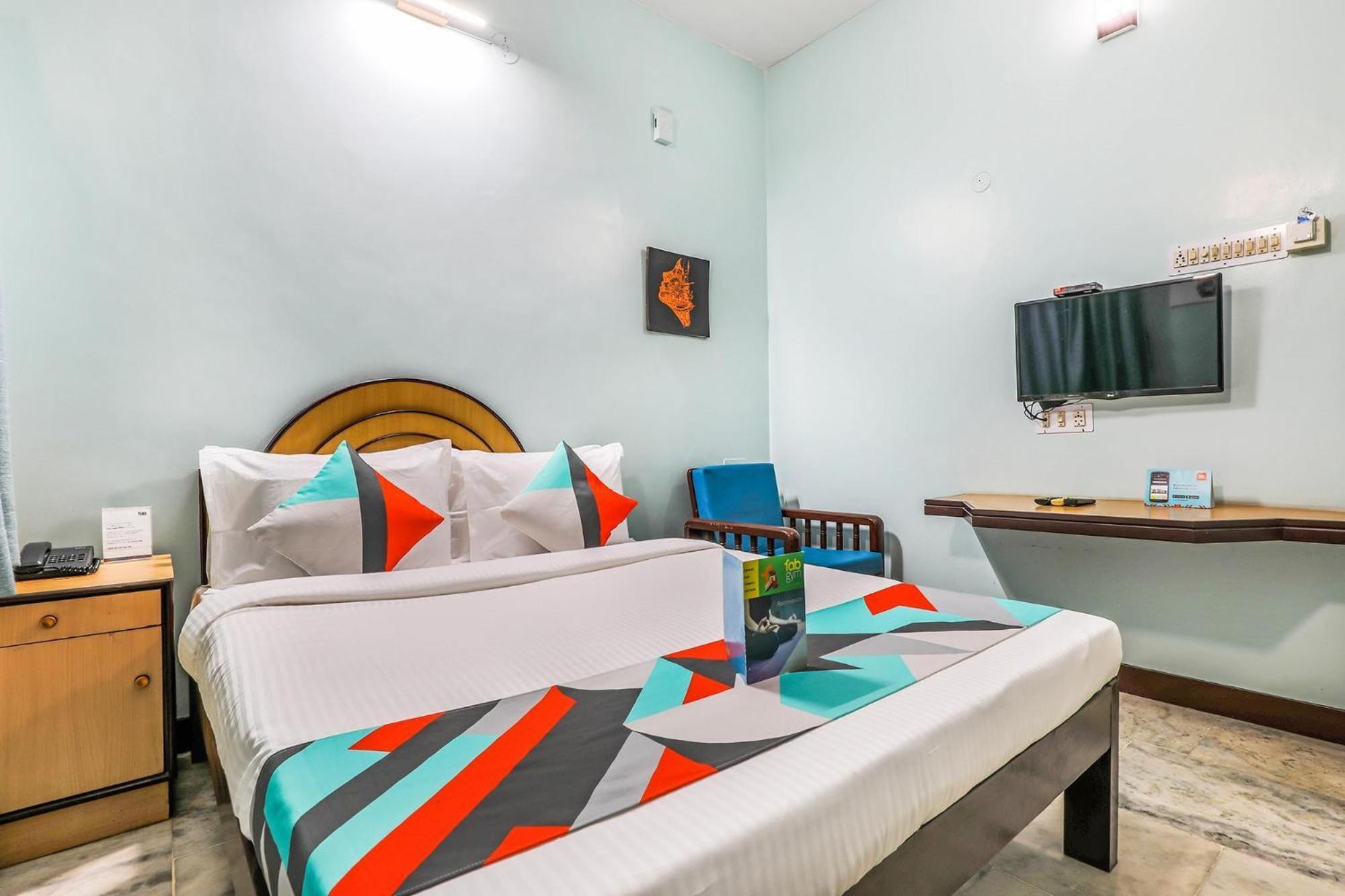 Fabexpress Santhi Inn - 500 Meters From Promenade Beach Pondicherry Esterno foto